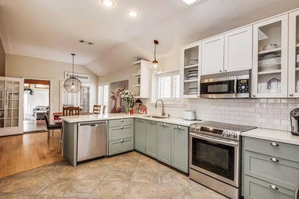 Beautiful Farmhouse W/ Pool On 6 Acres Ranch Aubrey Exterior foto