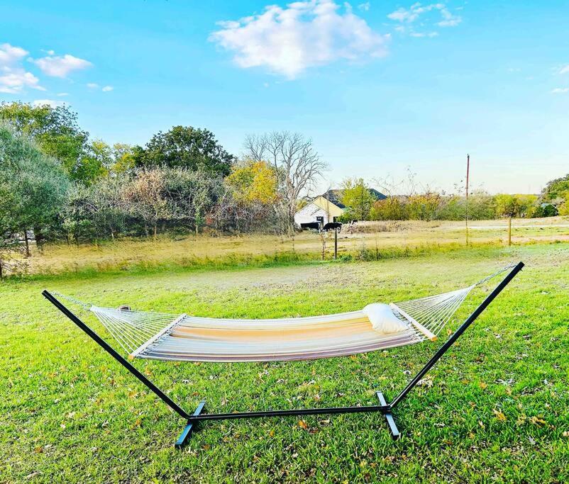 Beautiful Farmhouse W/ Pool On 6 Acres Ranch Aubrey Exterior foto