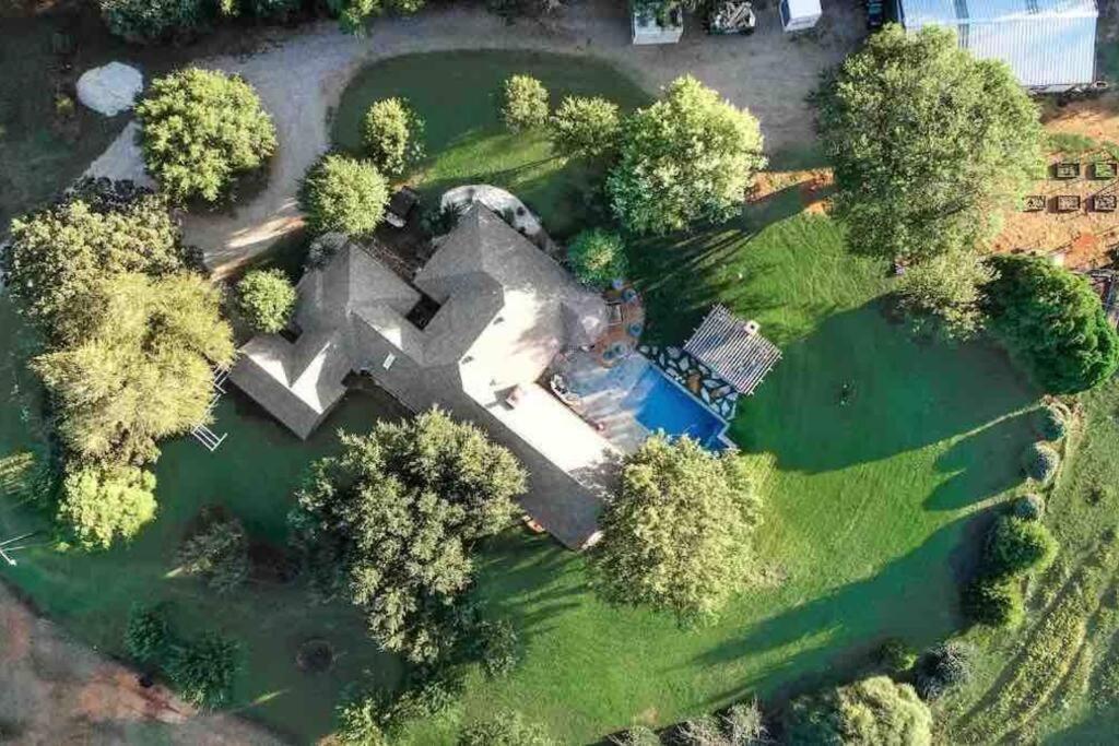 Beautiful Farmhouse W/ Pool On 6 Acres Ranch Aubrey Exterior foto