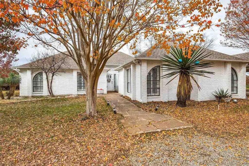 Beautiful Farmhouse W/ Pool On 6 Acres Ranch Aubrey Exterior foto